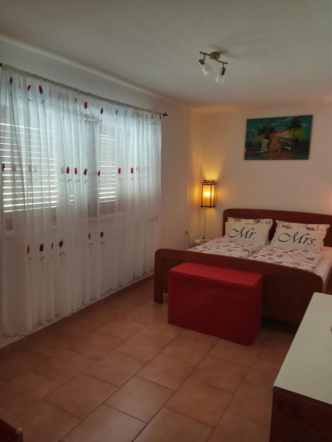 Kaštelir Apartman Aja מראה חיצוני תמונה