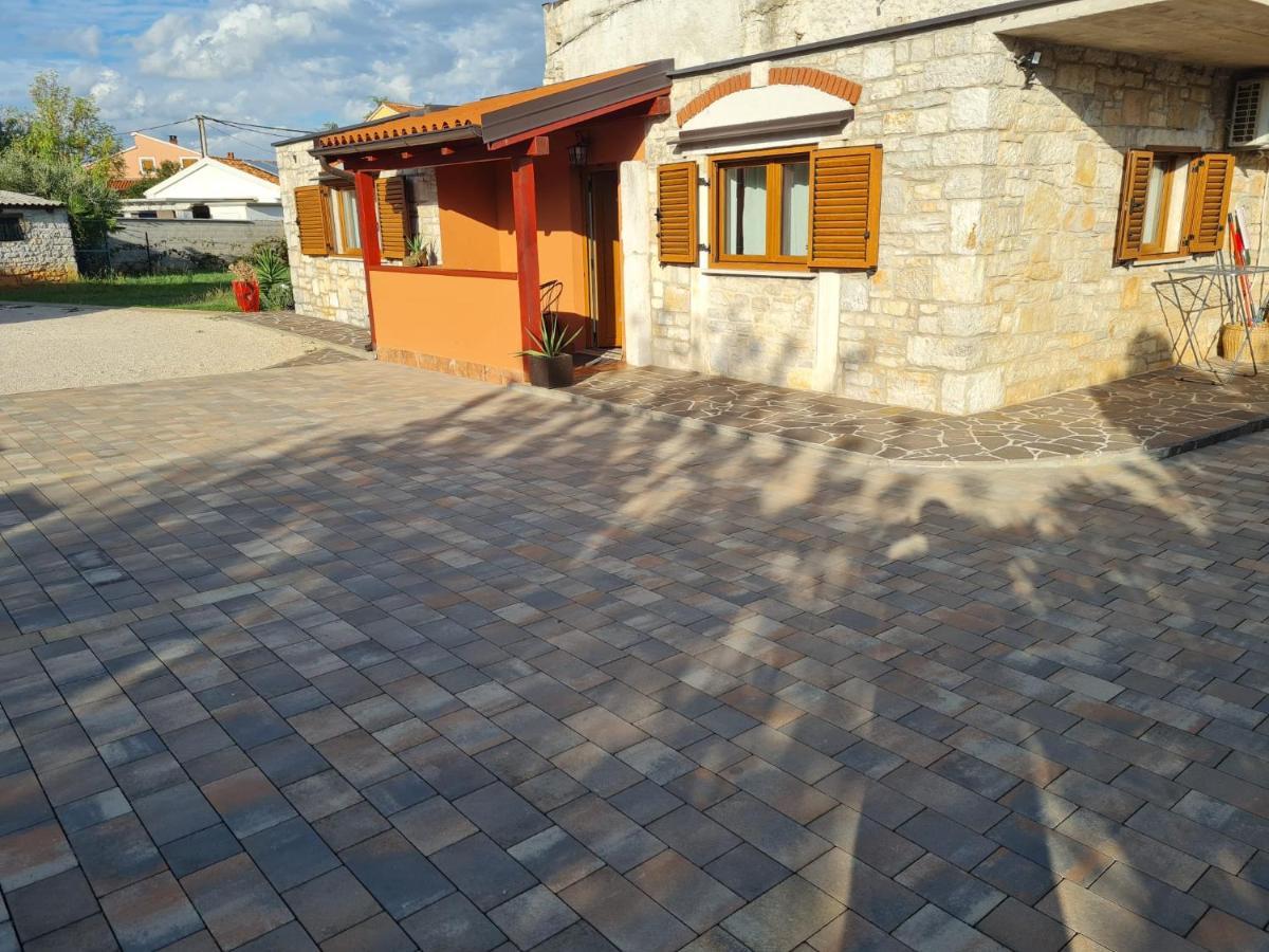 Kaštelir Apartman Aja מראה חיצוני תמונה