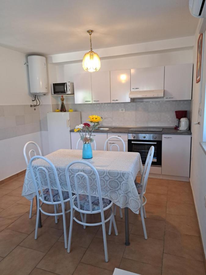 Kaštelir Apartman Aja מראה חיצוני תמונה